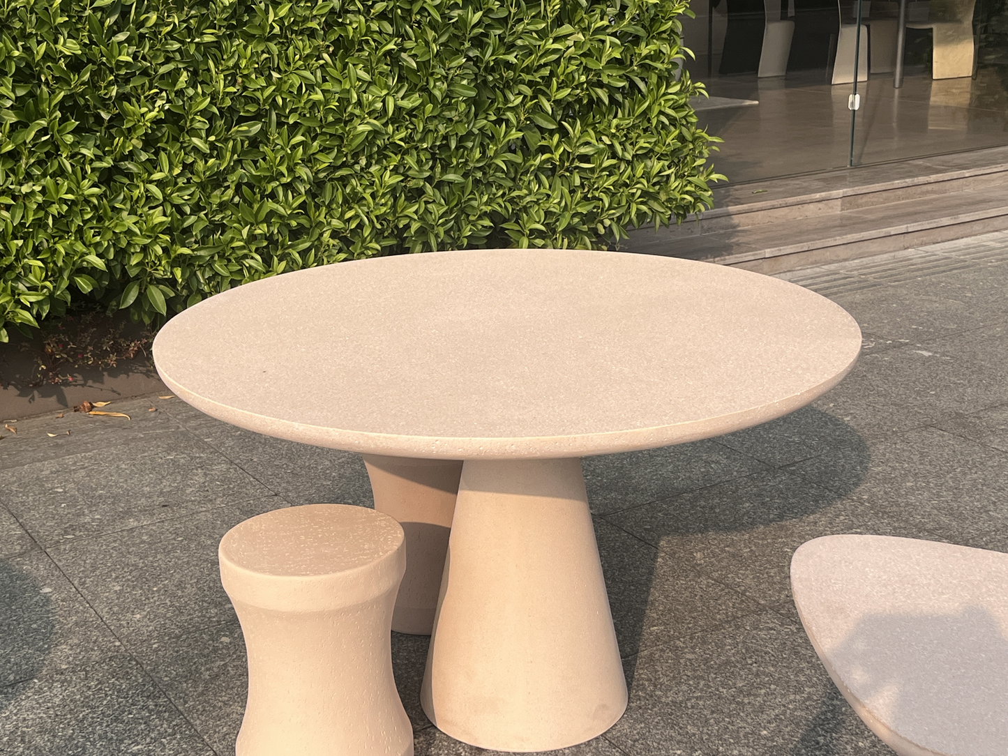 UHPC Cara Dinner Table A Round Top Cone Base