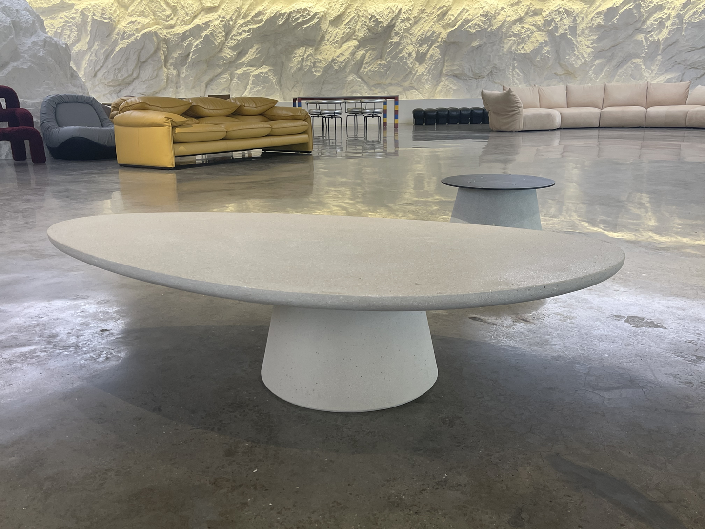 UHPC Eva Coffee Table Pebble Top Cone Base