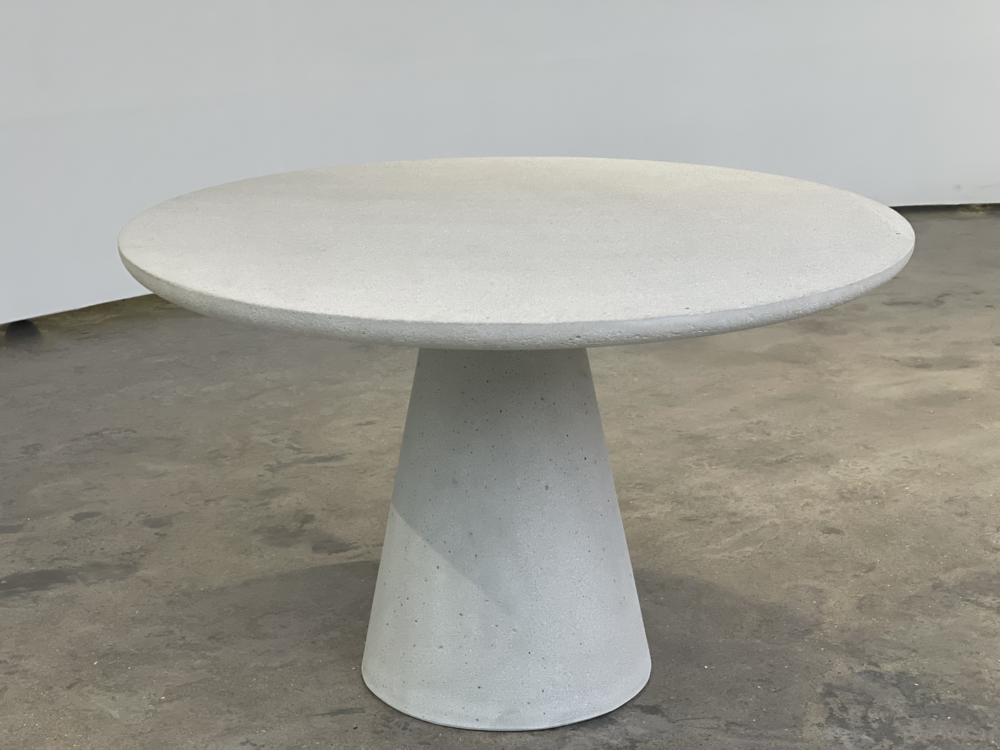 UHPC Cara Dinner Table B Round Top Cone Base